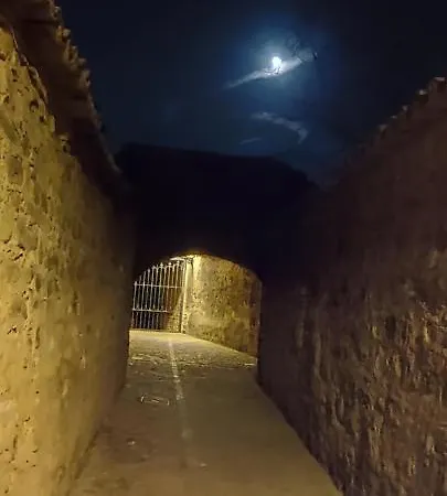 Arco De * Baeza